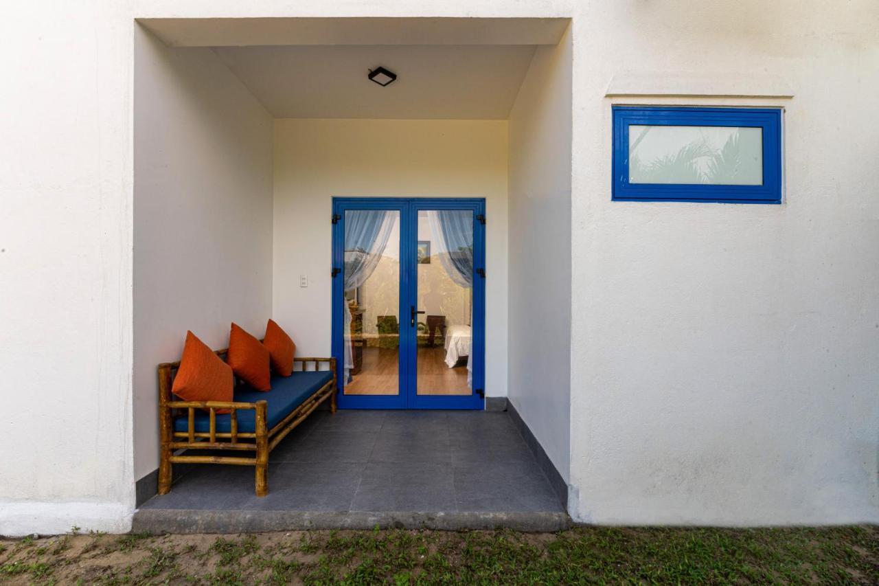 Local Beach Front Villas Tan Thanh 外观 照片